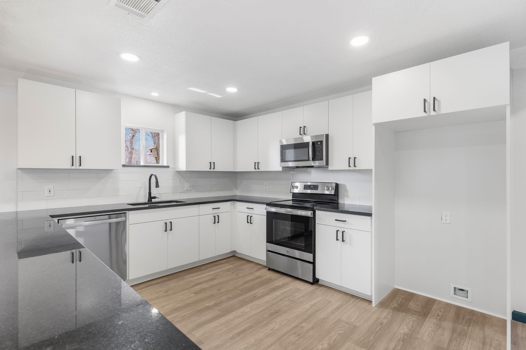 321 Crescent Drive - Photo 15