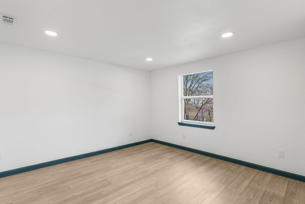 321 Crescent Drive - Photo 24
