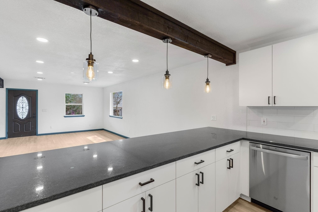 321 Crescent Drive - Photo 13
