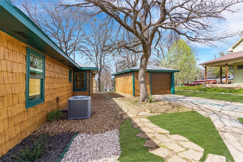 321 Crescent Drive - Photo 6