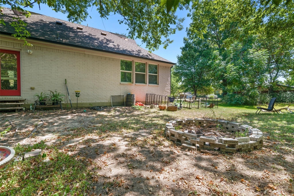 2220 Burning Tree Lane - Photo 18
