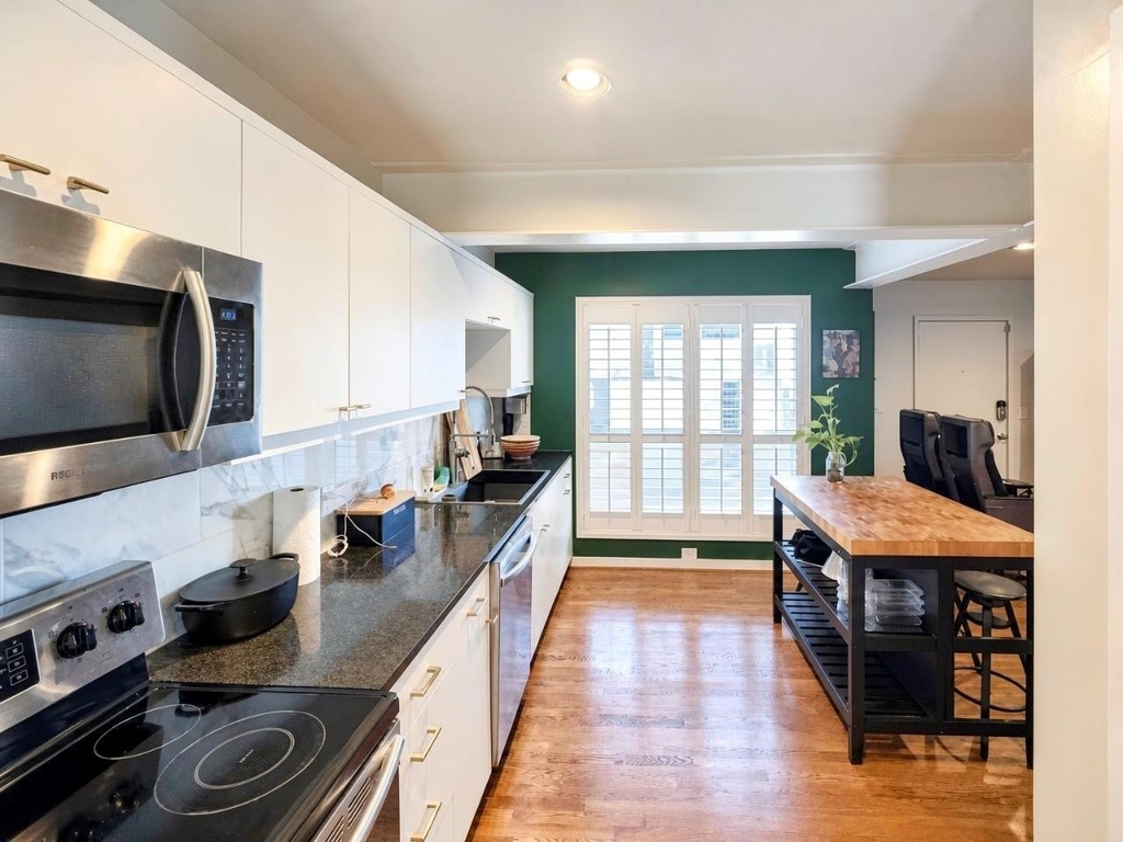 4122 Travis Street - Photo 16