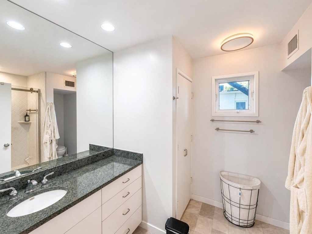 4122 Travis Street - Photo 3