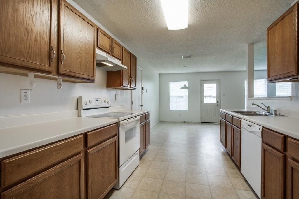 2800 Bissell Way - Photo 12