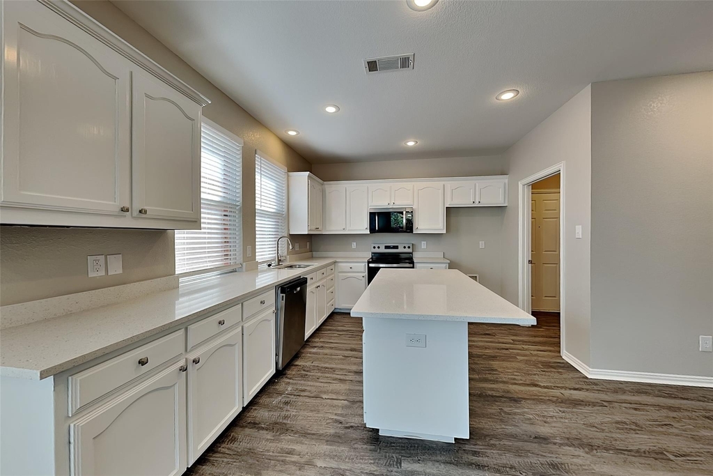 11860 Porcupine Drive - Photo 3