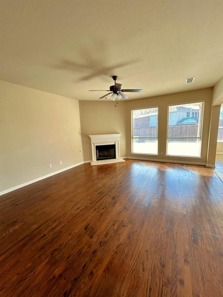 10637 Bolivar Drive - Photo 7