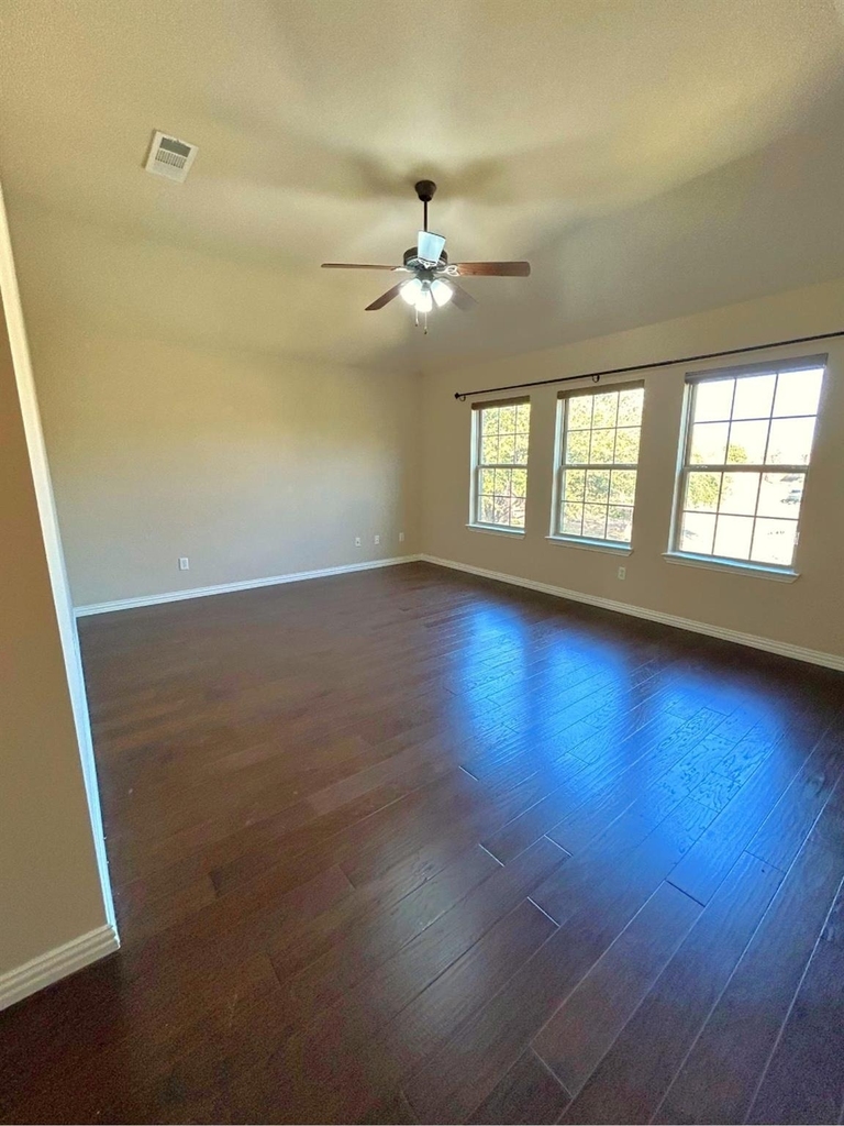 10637 Bolivar Drive - Photo 29