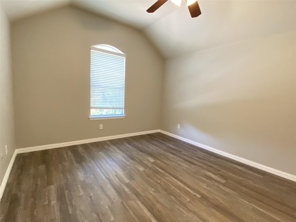 15861 Twin Cove Drive - Photo 7