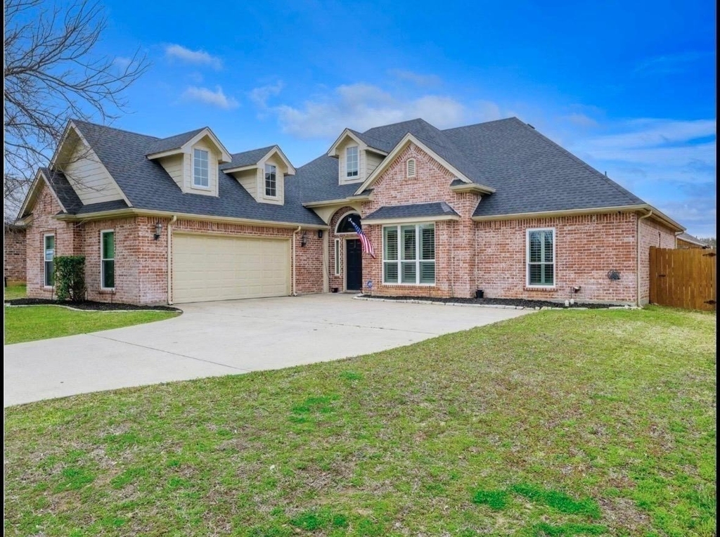 205 Wayne Drive - Photo 0