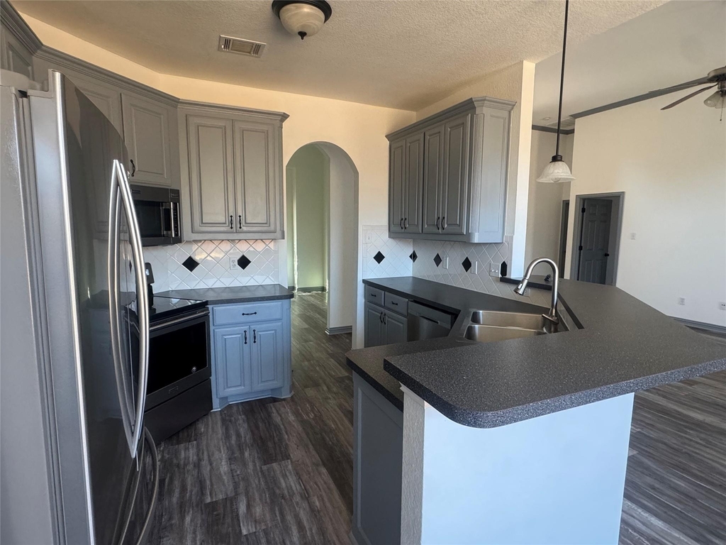 205 Wayne Drive - Photo 4