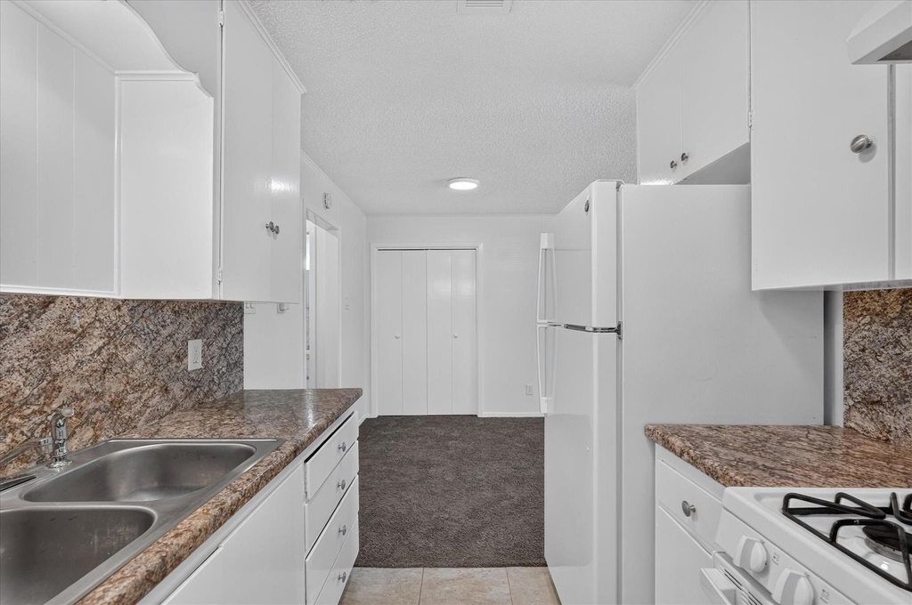 1805 Randolph Drive - Photo 3