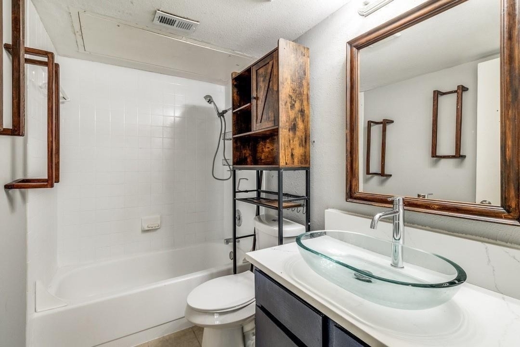 8110 Skillman Street - Photo 8