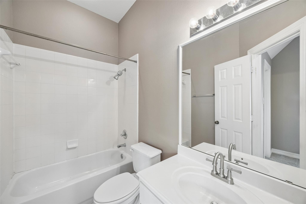 3943 N Hall Street - Photo 26