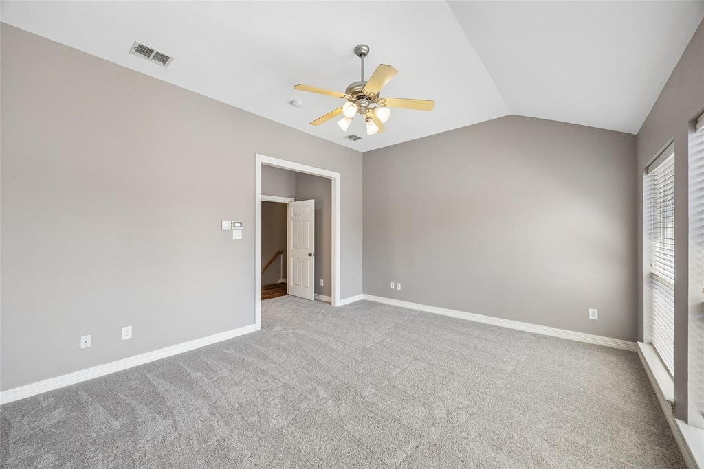 3943 N Hall Street - Photo 22