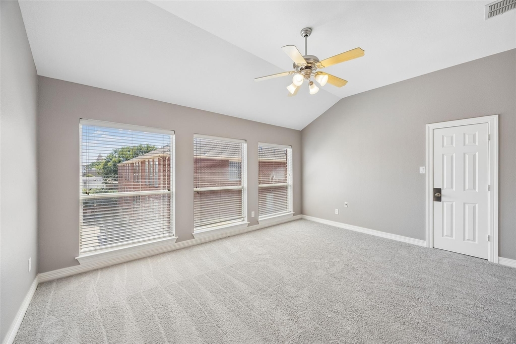 3943 N Hall Street - Photo 6