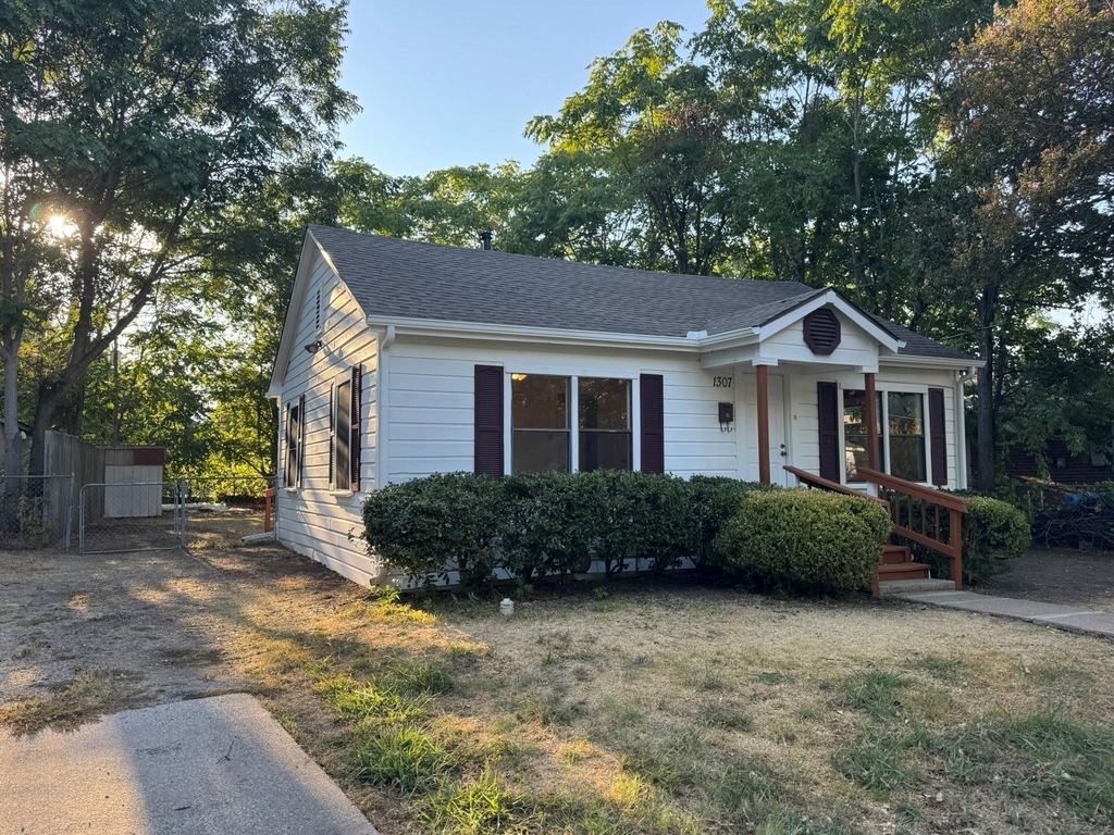 1307 Church Street - Photo 2