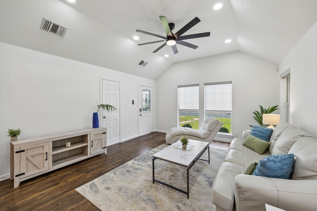 630 W Neely Street - Photo 5