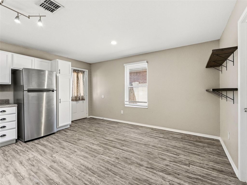 1122 Antoinette Drive - Photo 9