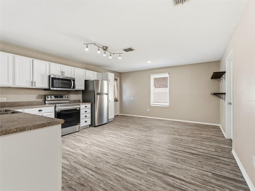 1122 Antoinette Drive - Photo 7