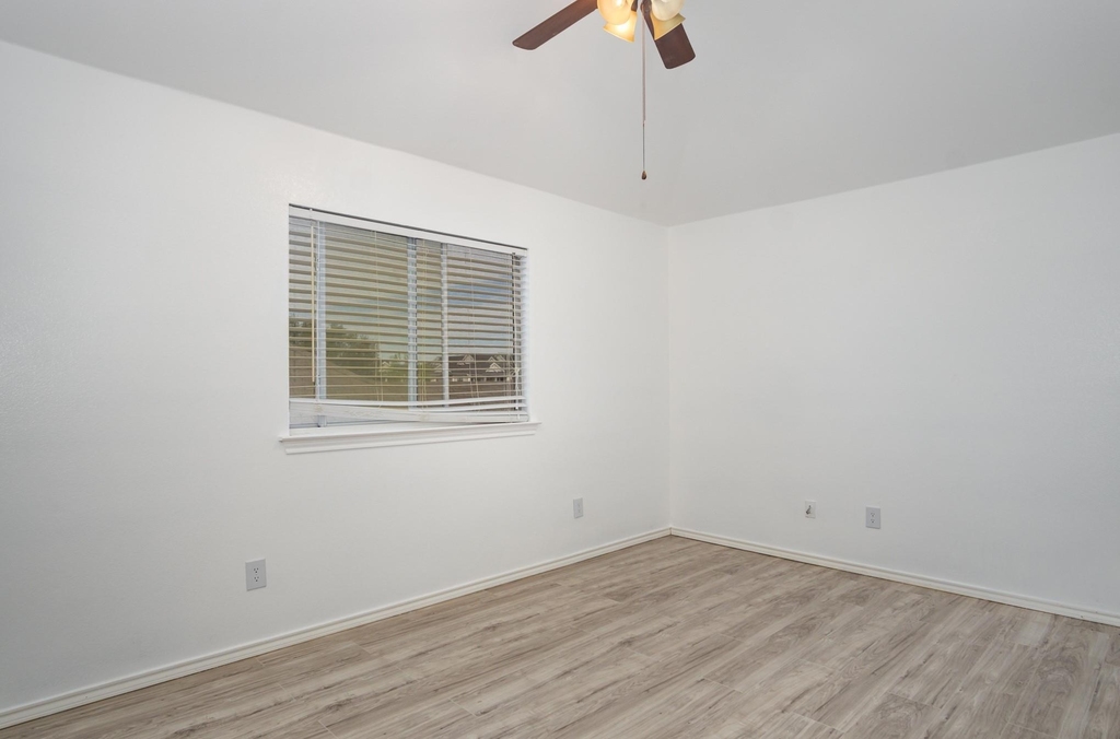 4704 Carolina Trace Trail - Photo 5