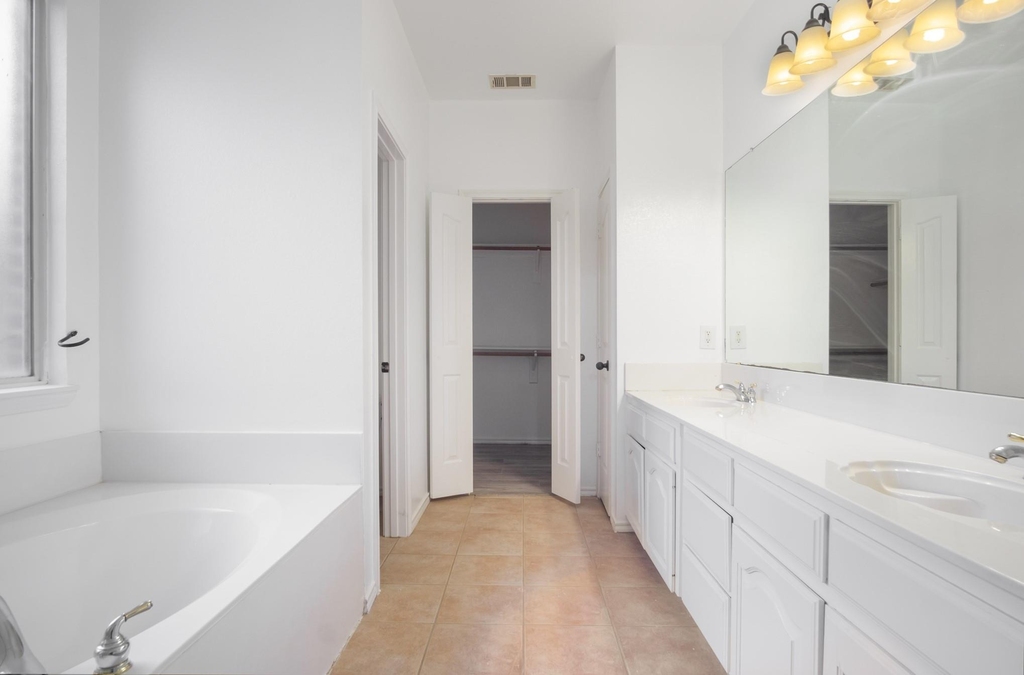 4704 Carolina Trace Trail - Photo 10