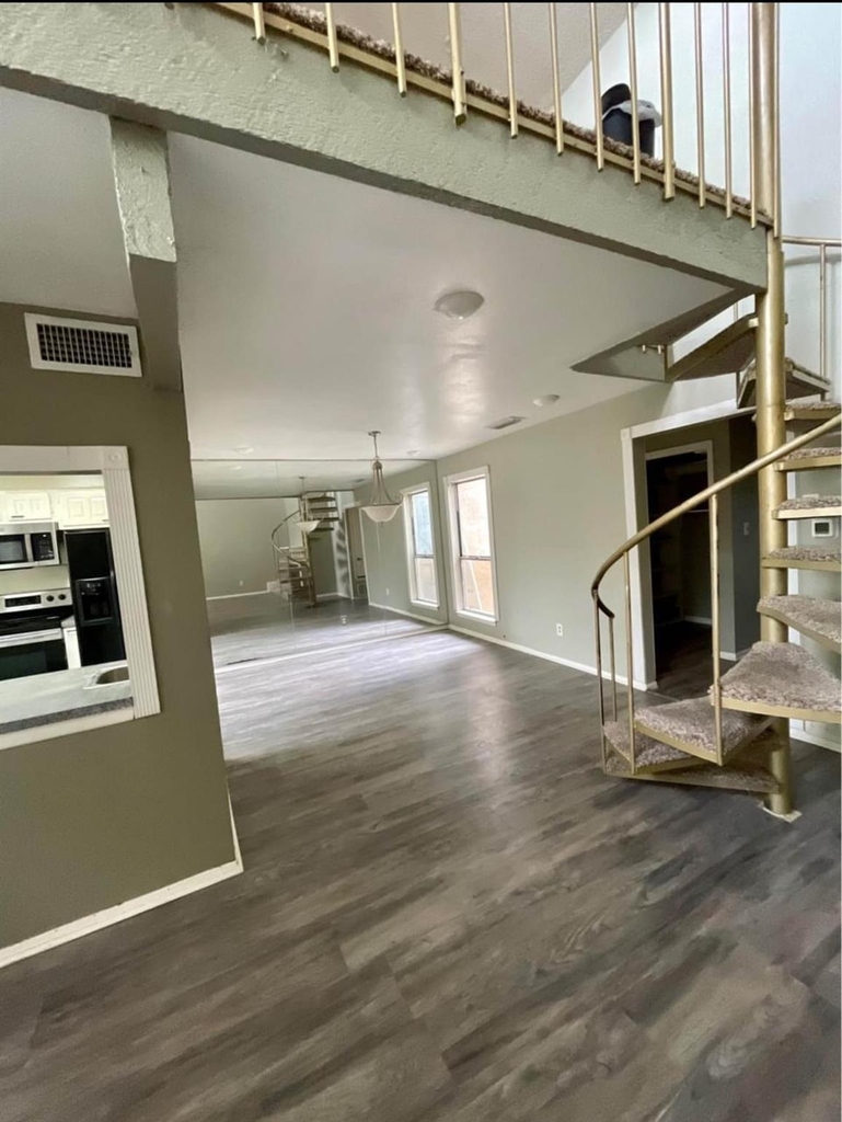 9820 Smokefeather Lane - Photo 2