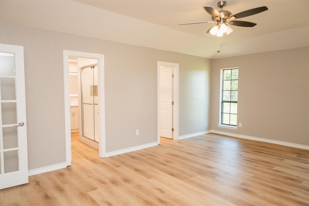 6373 Fm 2101 - Photo 18