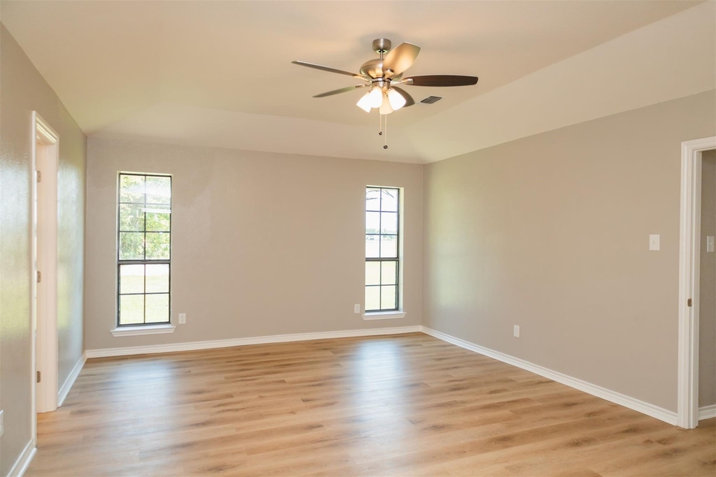 6373 Fm 2101 - Photo 19
