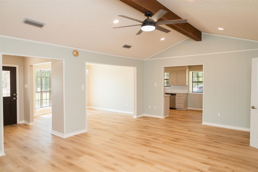 6373 Fm 2101 - Photo 33
