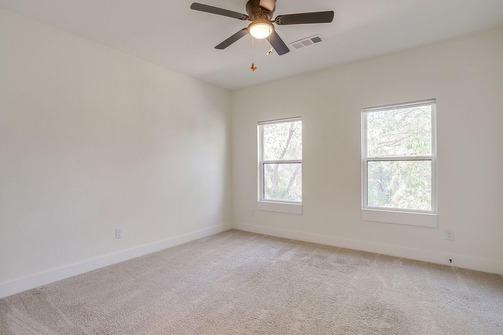 2921 Gipson Street - Photo 14