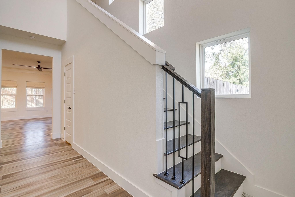 2921 Gipson Street - Photo 7