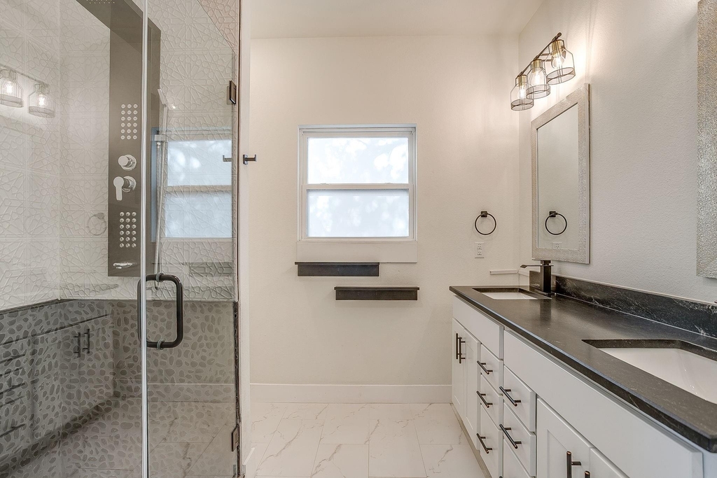 2921 Gipson Street - Photo 10