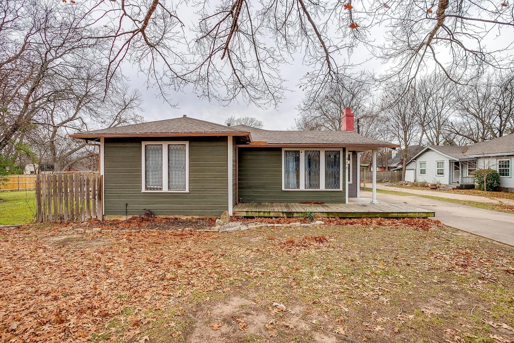 406 Bellevue Drive - Photo 0