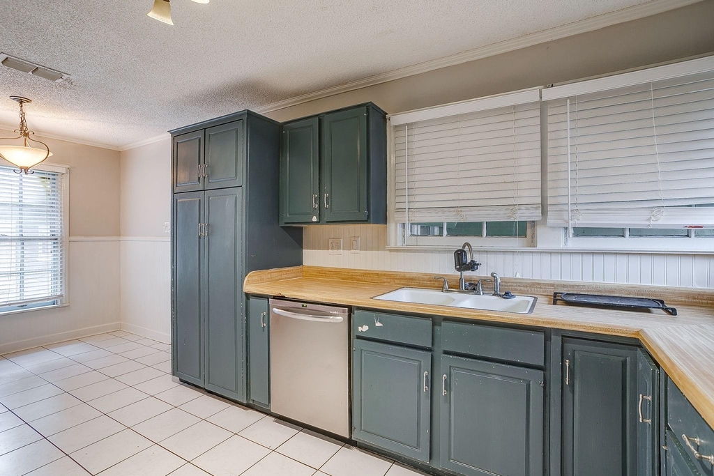 406 Bellevue Drive - Photo 9