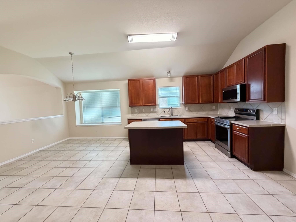 625 Soledad - Photo 3