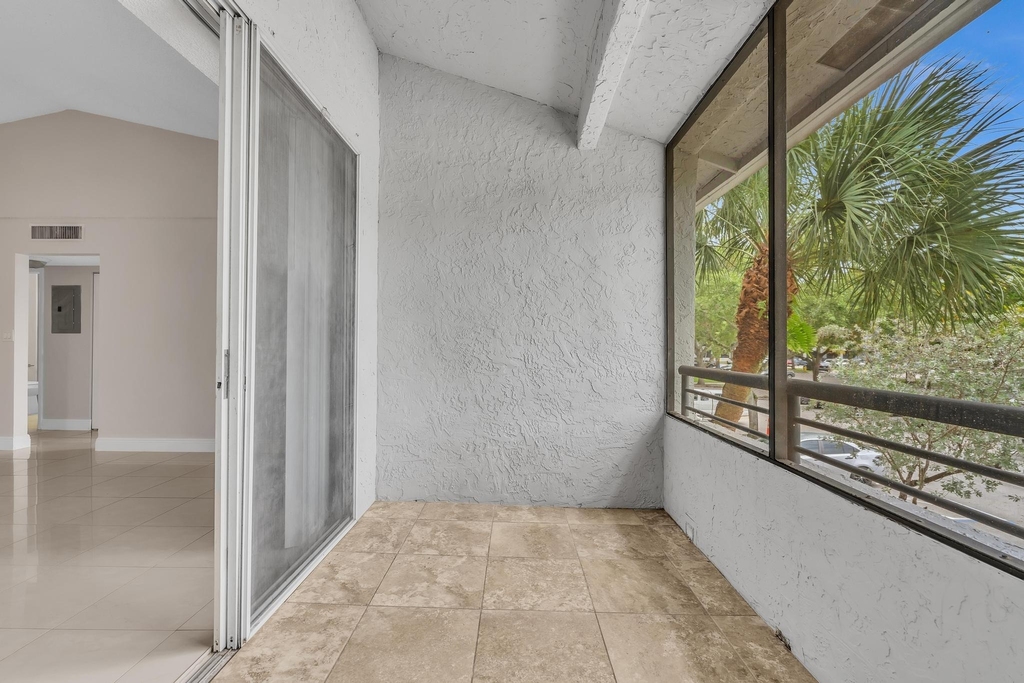 601 Lyons Road - Photo 14