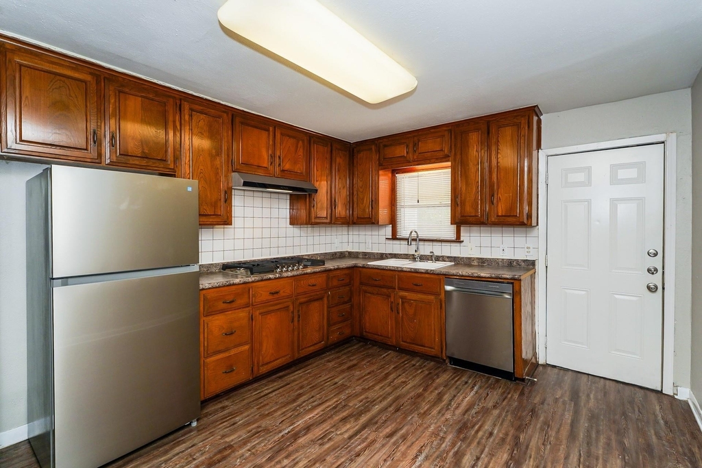 3516 Revere Street - Photo 3