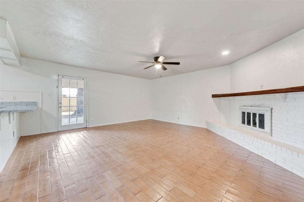 515 Forestwood Drive - Photo 2