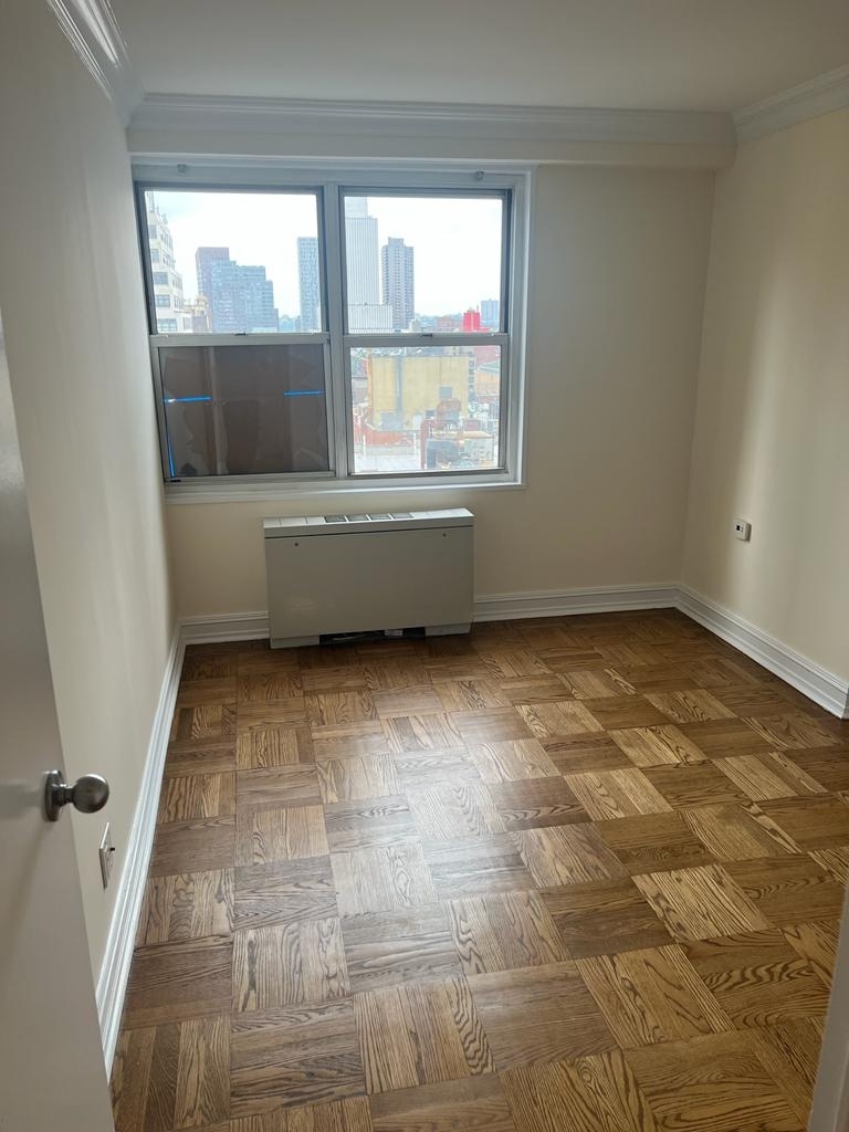 W 52 St / 8th Ave - Photo 4