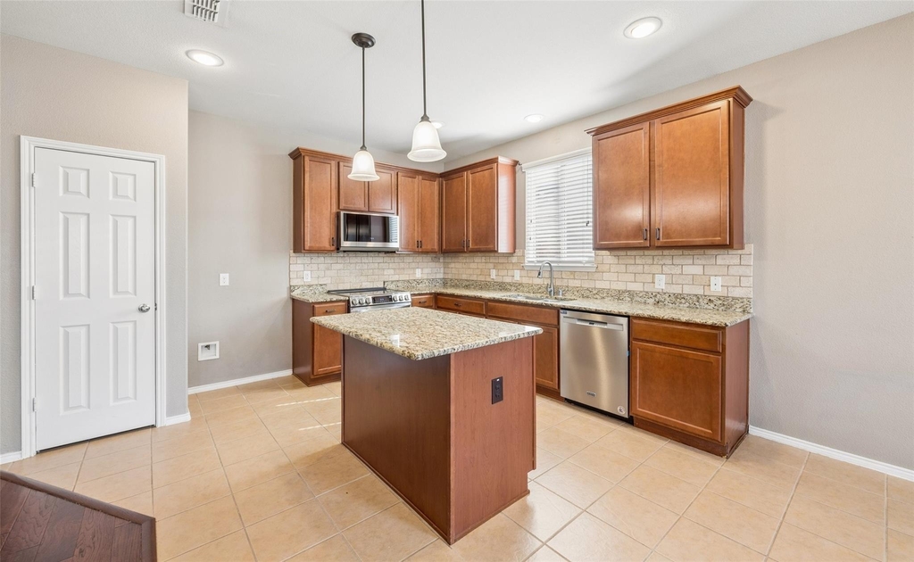 409 Mariscal Place - Photo 7