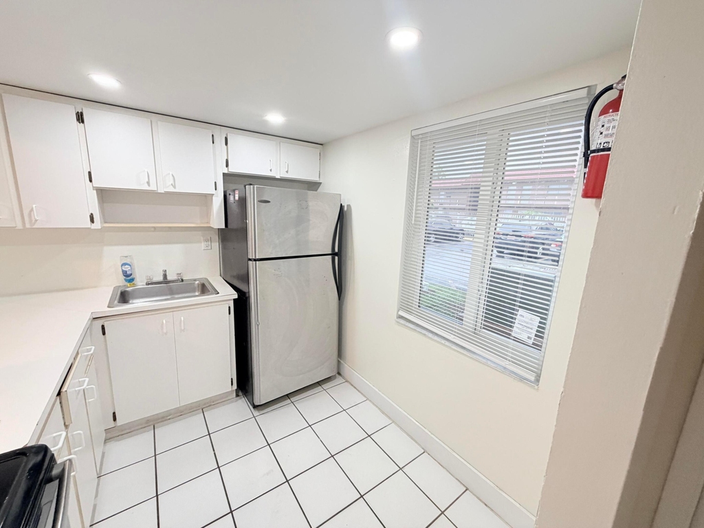 505 Nw 177th Street - Photo 2