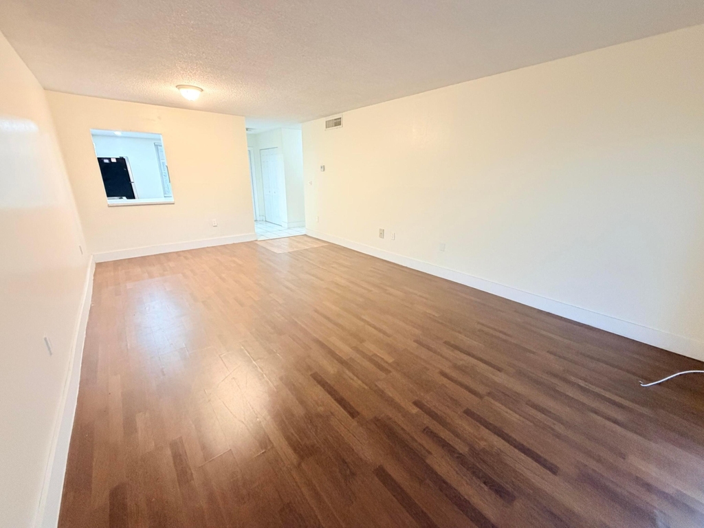 505 Nw 177th Street - Photo 4