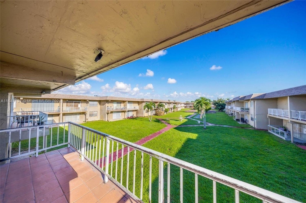 505 Nw 177th Street - Photo 10