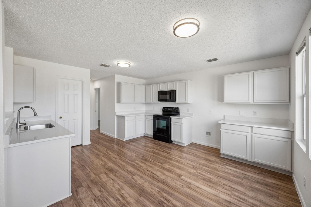 1721 Spyglass Drive - Photo 6