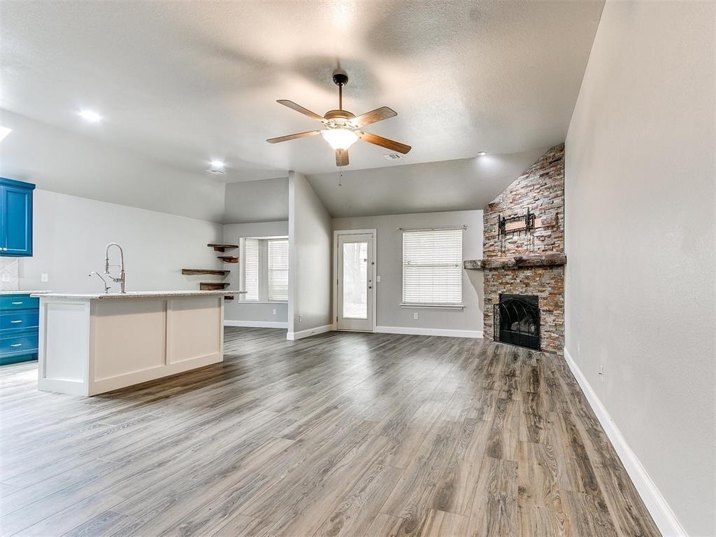 713 Night Hawk Drive - Photo 2