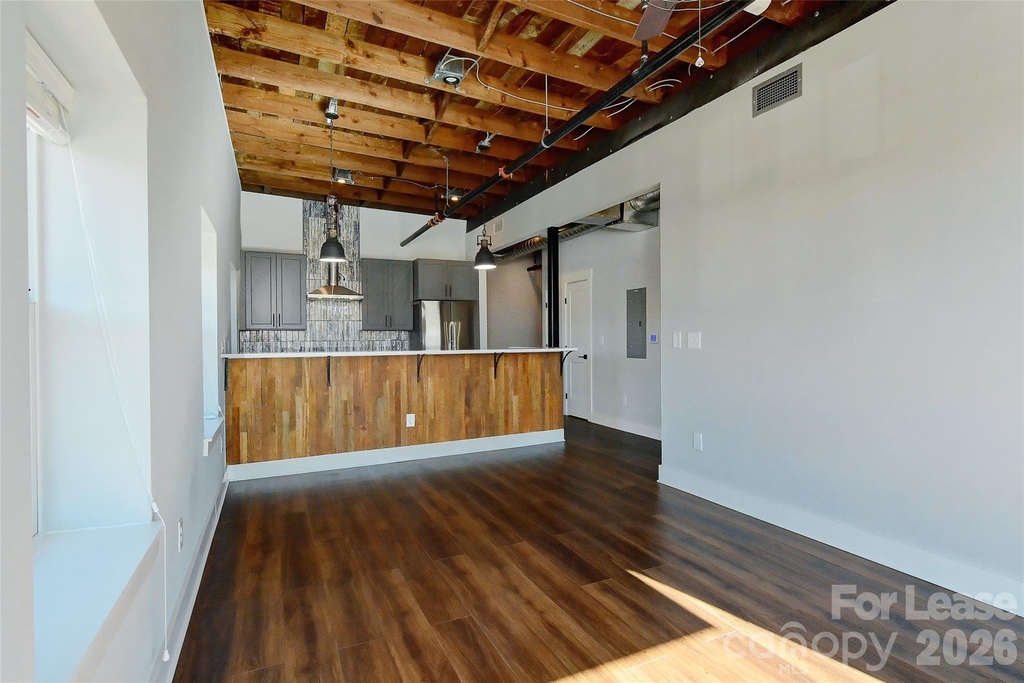 115 Main Street S - Photo 2