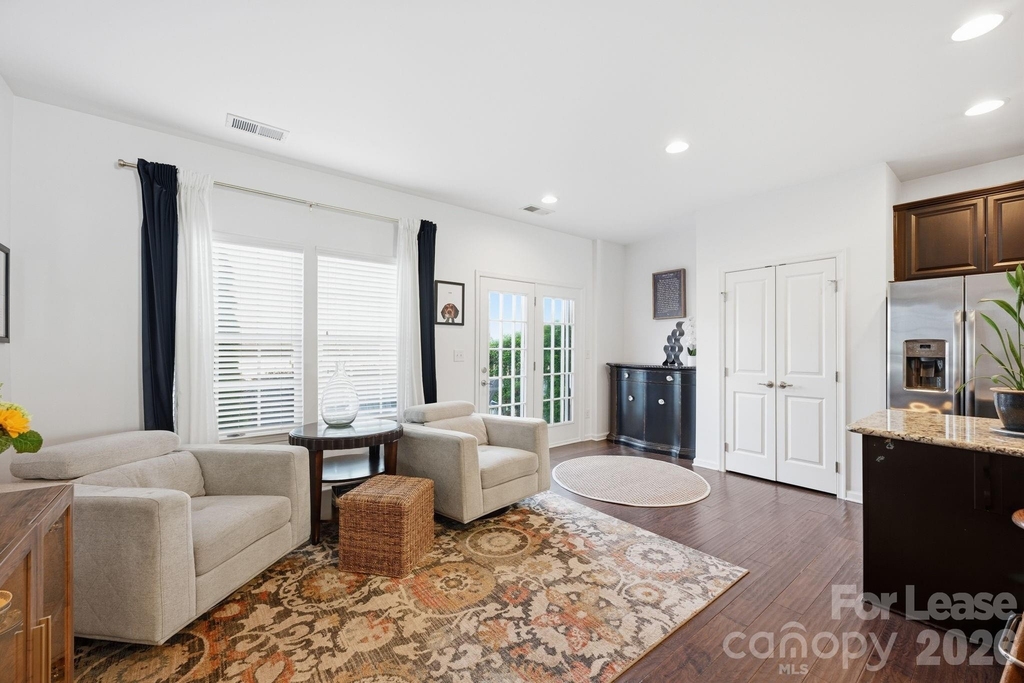 1353 Jacemans Way - Photo 18