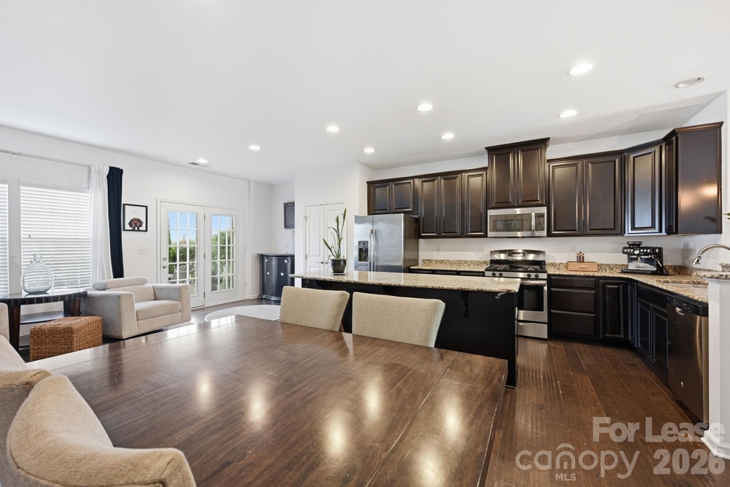 1353 Jacemans Way - Photo 13