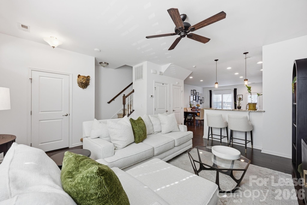 1353 Jacemans Way - Photo 6