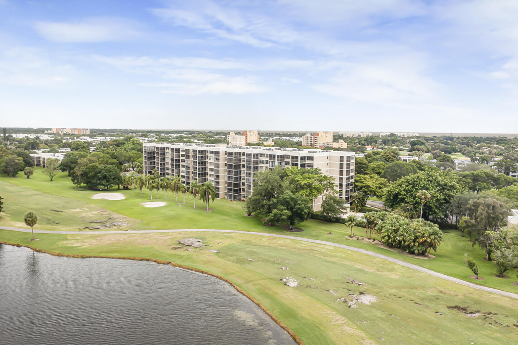 16300 Golf Club Road - Photo 0